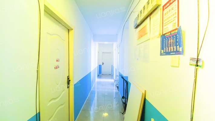 鸿泰苑八区二手房实景图