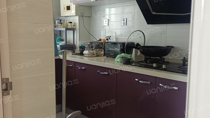 冠云路南侧  精装两居室  户型方正   楼层视野好-厨房