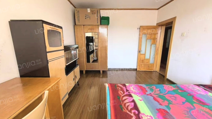 北园市场服装厂综合楼二手房实景图