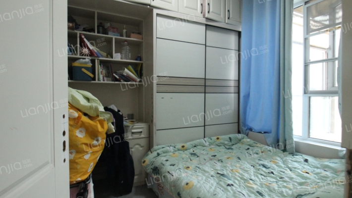 邦泰国际社区精装三房，九成九新，配套齐全，即买即住-卧室B