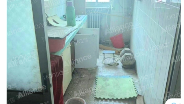 南北通透 大三居  低楼层 七十年大产权....-厨房