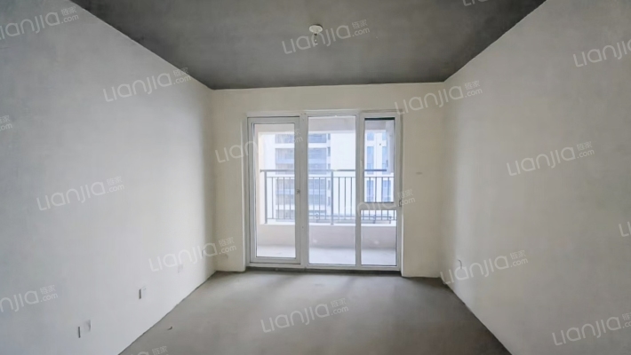 通透三居室 房本在手  已经满二  无尾款-客厅