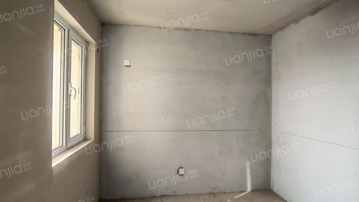 三利中和城C区南向两居室采光好，交通便利门口838车站-卧室B