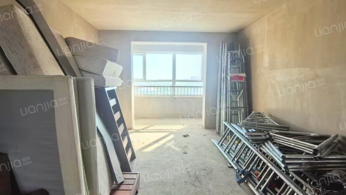 自住标准，高楼层 ,自 己 供 暖-客厅
