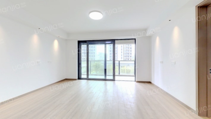 临港天宸二手房实景图