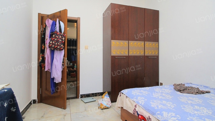 此房满五唯一 南北通透 带汗蒸房 全天采光-卧室A