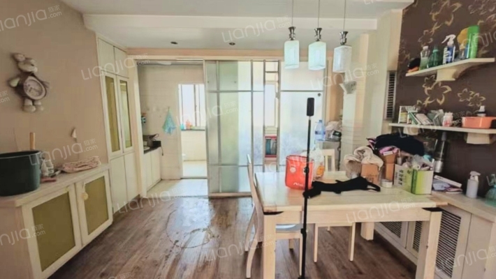 6-7层的 大房子 ，70年大产权-餐厅