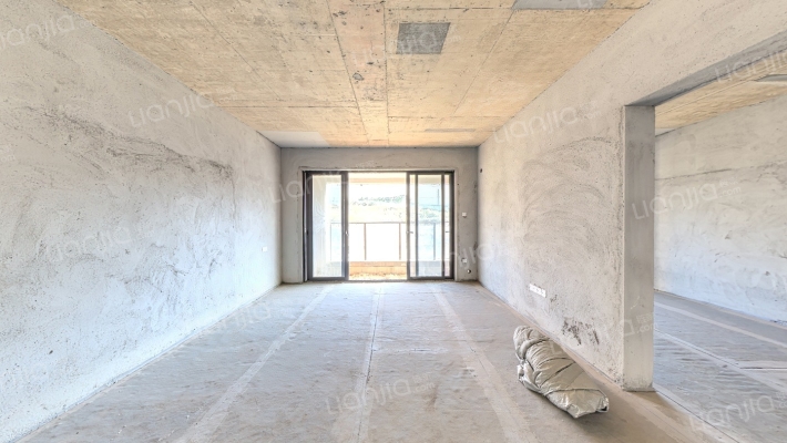 荣和澜山府二手房实景图