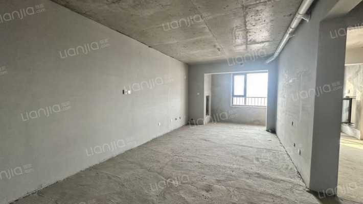 一梯两户 南北通透，看房提前约，-玄关