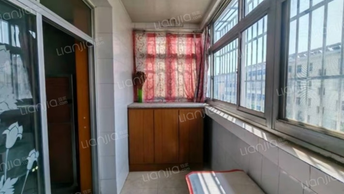 光明小区 中间楼层 简单装修 采光好 无遮挡-阳台