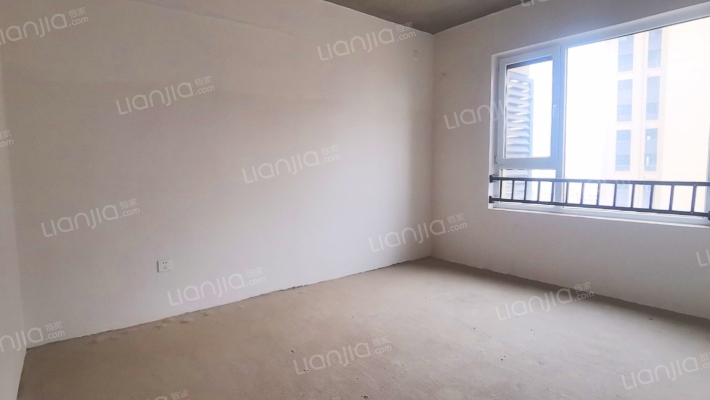 业主诚心出售 价格可谈 南北通透三居室，有房本带车位-卧室A