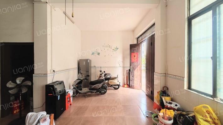 银新西二路二手房实景图