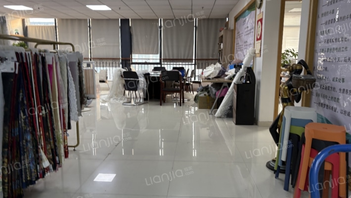 财富大厦二手房实景图