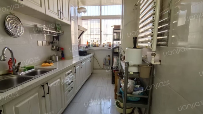 世纪嘉园 中间楼层 精装修 采光好无遮挡-厨房