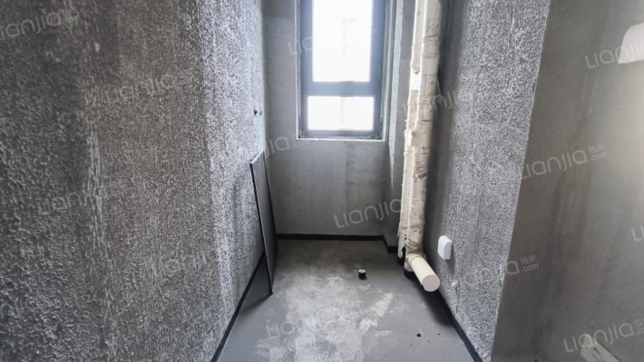 高新区中冶二期大三居，南北通透，无遮挡-卫生间B