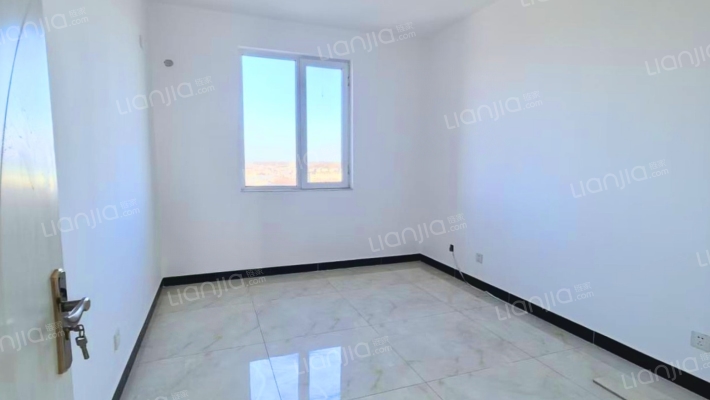 采光好，视野好，田野风光尽收眼底，业主自助标准精装-卧室B