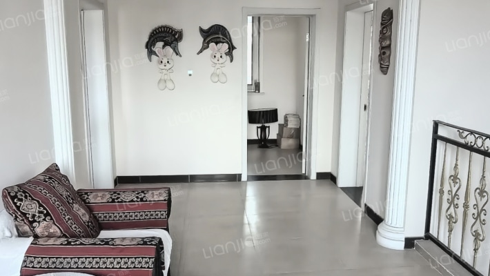 温莎假日 5室2厅 南 北-客厅B