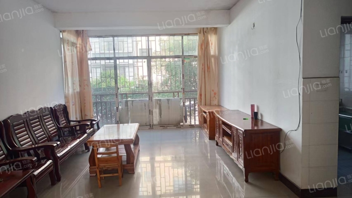 在水一方休闲街C段二手房实景图