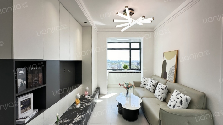 金泰湖滨绿茵二手房实景图