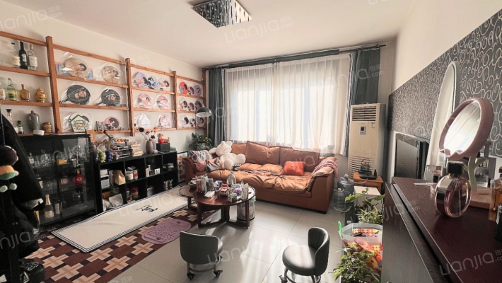 国富嘉园 南北通透三居室  看房提前联系-客厅