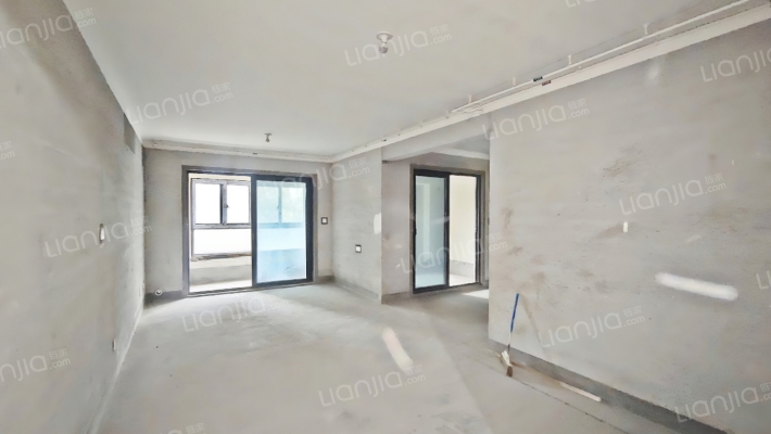 世茂天樾二手房实景图