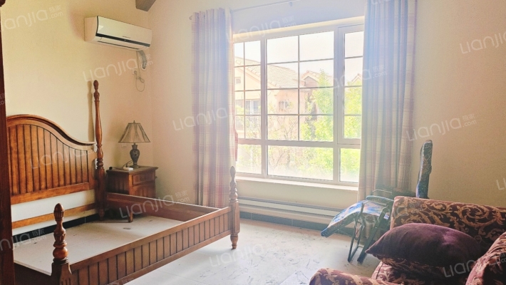 房本满五年 独栋别墅带有院子适合多人口家庭-卧室A