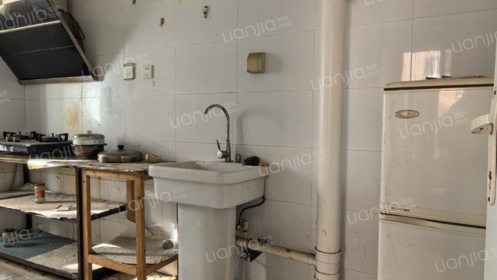 涿州开发区 好位置 新怡佳园南向两居出售-厨房