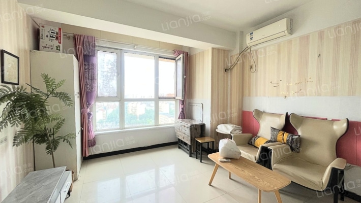 范阳主路电梯房 地理位置优越 交通便利 生活配套齐全-客厅