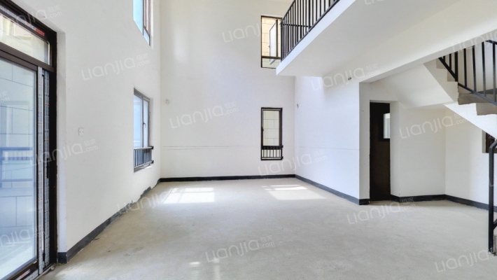 俊峰山万里二手房实景图