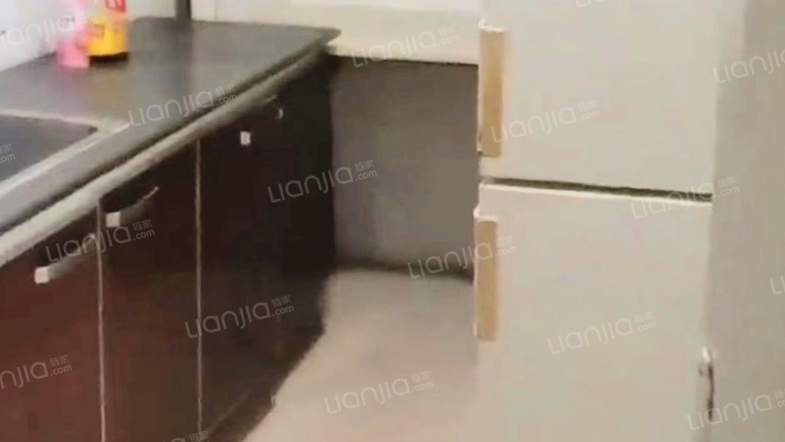 电梯房，交通便利 配套齐全 好楼层采光好-厨房