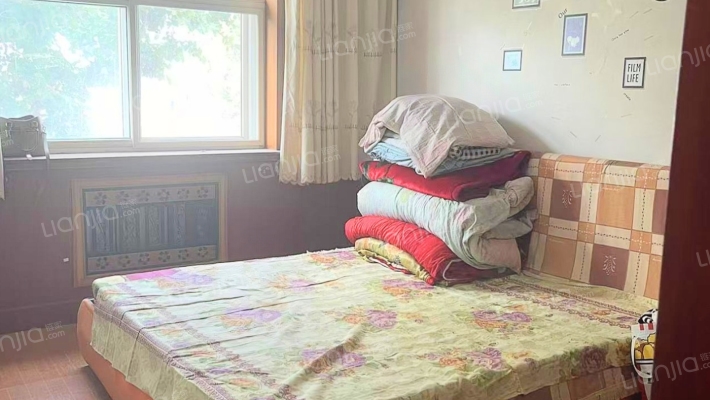 华阳小区多层板楼集中供暖，南北通透、明厨、明卫-卧室A