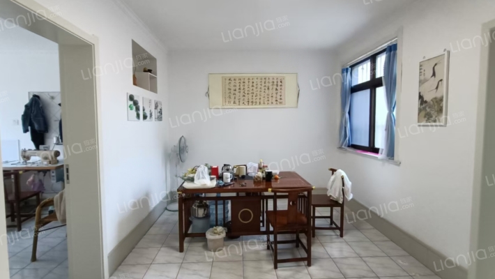 标准件家属楼二手房实景图