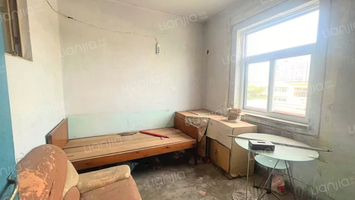 土产公司住宅楼二手房实景图