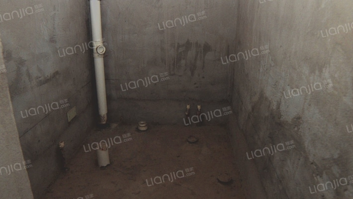 京都颐和城 5室3厅 南 北-卫生间C