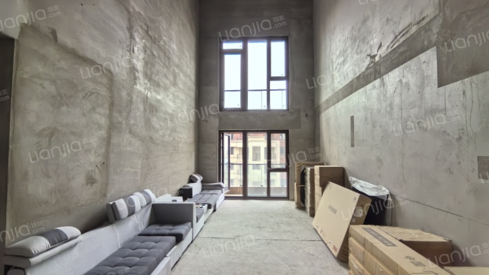 公园旁环境优美叠拼别墅 客厅挑空可封成卧室 居住舒适-客厅