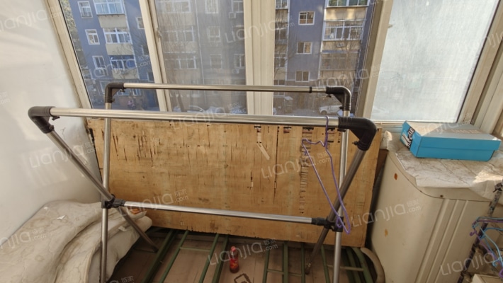 范阳路沿线  小两居  集中供暖  采光充足 步梯三层-阳台