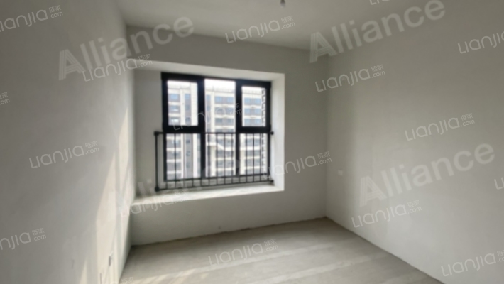 本房是经典三居双卫的户型，南院好楼栋，采光充足-卧室C