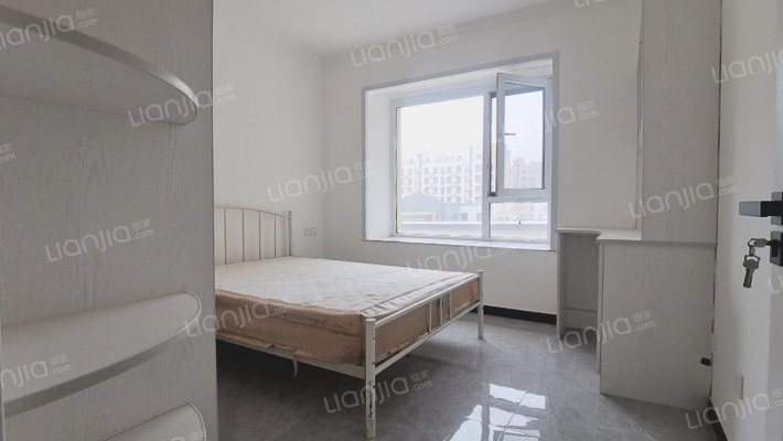 大社区，桃源新都孔雀城精装三居出售-卧室A