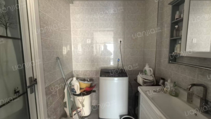 北京界三利中和城南向大两居精装修，位置好小区环境好-卫生间