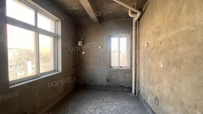 独栋别墅，带200多平大院子，户型好，宽敞通透-厨房