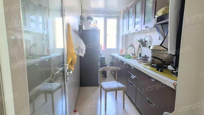 万达附近电梯房，总高7层，这是中间层，满五不唯一-厨房