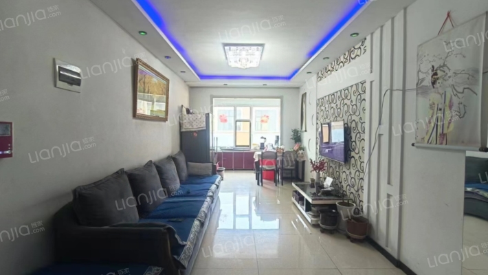 公园湖畔小区二手房实景图