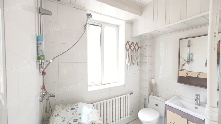 政法街开发区户口集中供暖物业费低拎包入住-卫生间