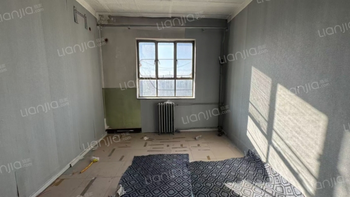 此房满五唯一  全南户型   采光视野好-卧室A