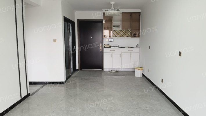 距离北京1900米 自住标准精装修 南北通透三居-餐厅