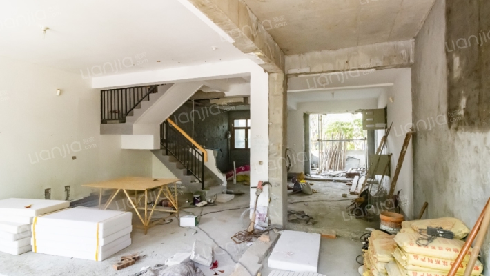 鲁商御龙湾二手房实景图