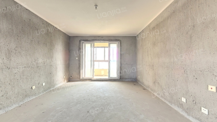 太阳星辰花园泊朗峰二手房实景图