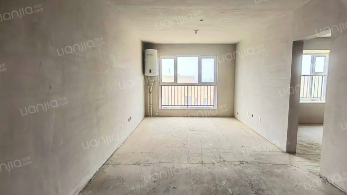 70年大产权，房证满二，次新房，通勤北京，交通方便。-客厅