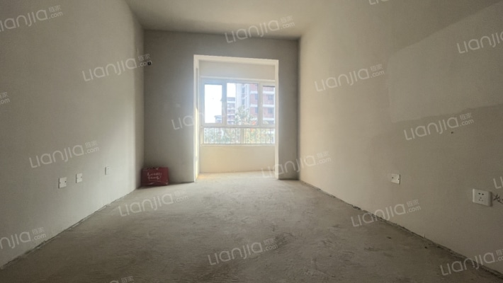 双语旁一梯两户洋房社区，南北双通透户型，采光视野好-卧室A