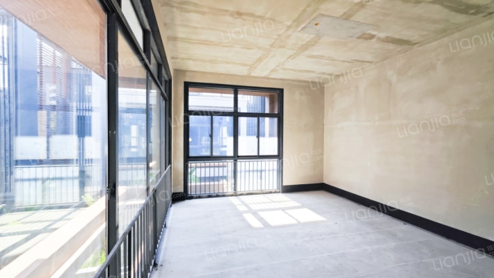 彰泰红树湾翡翠墅二手房实景图